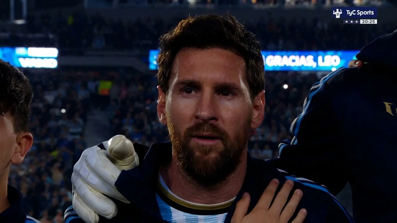 Messi se quiebra en su despedida de la Selección Argentina